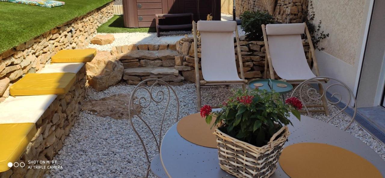 Villa Campagne Et Jacuzzi ... C'Est Cosy Le Bumble Bee ! Panossas Esterno foto