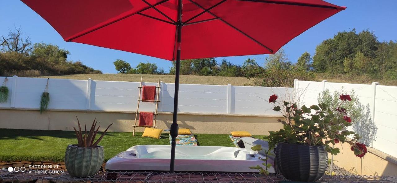 Villa Campagne Et Jacuzzi ... C'Est Cosy Le Bumble Bee ! Panossas Esterno foto